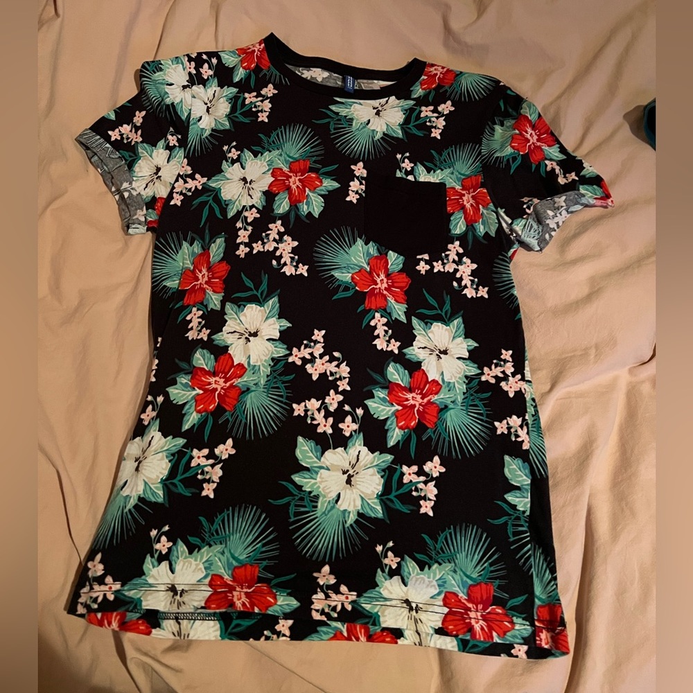 H&M T shirt small